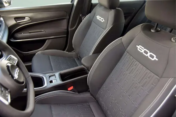 Fiat 600 1.2 Hybrid Icon 33