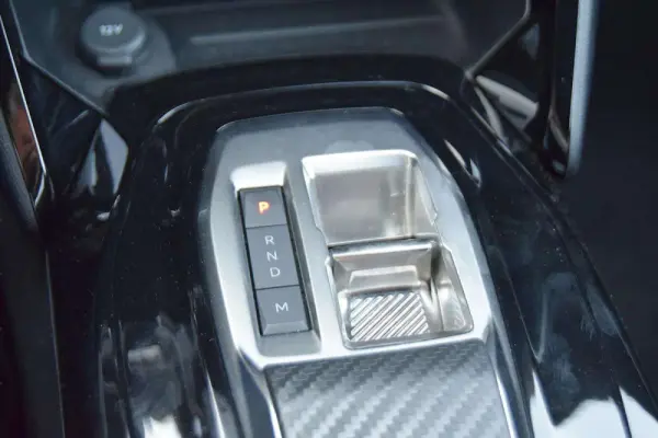 Peugeot 2008 1.2 Hybrid Allure e-DCS6 14