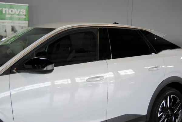 Peugeot 3008 1.2 Hybrid Allure e-DCS6 11