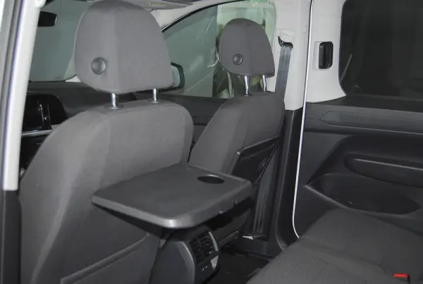 Ford Tourneo Connect 2.0 TDCi Titanium 5 lugares 21