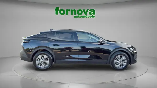 Peugeot 408 1.2 Hybrid Allure e-DCS6 8