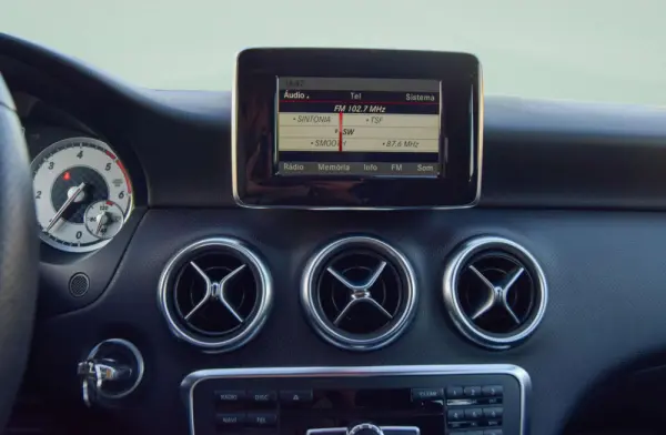 Mercedes-Benz A 180 180d Urban 14