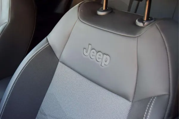 Jeep Avenger 54 kWh Summit 29