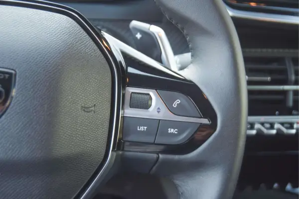 Peugeot 208 1.2 Hybrid Allure e-DCS6 19