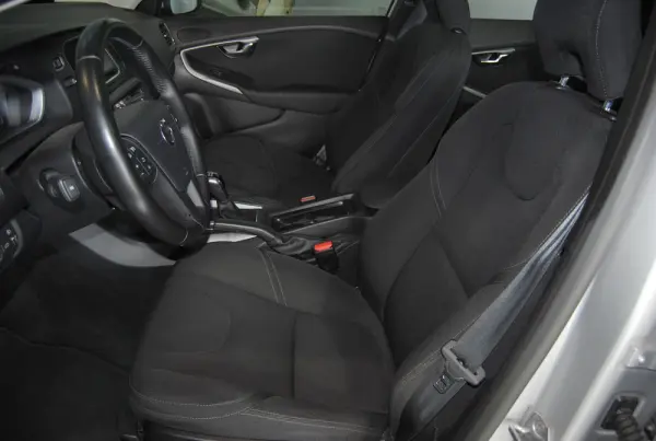 Volvo V40 2.0 D2 Kinetic 14