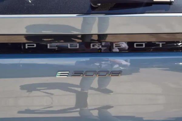 Peugeot E-5008 73 kWh GT 39