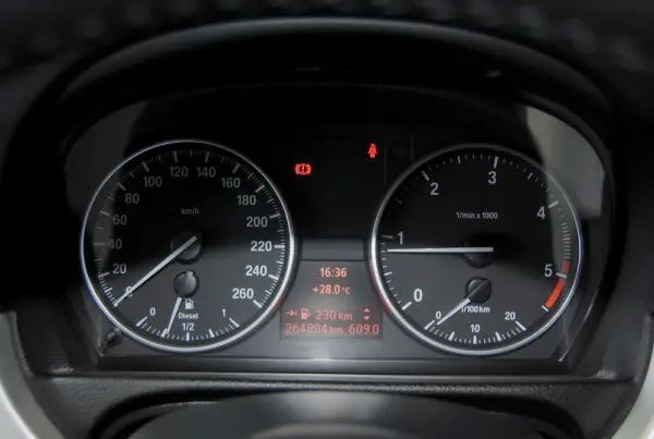 BMW 320 D COUPE 25