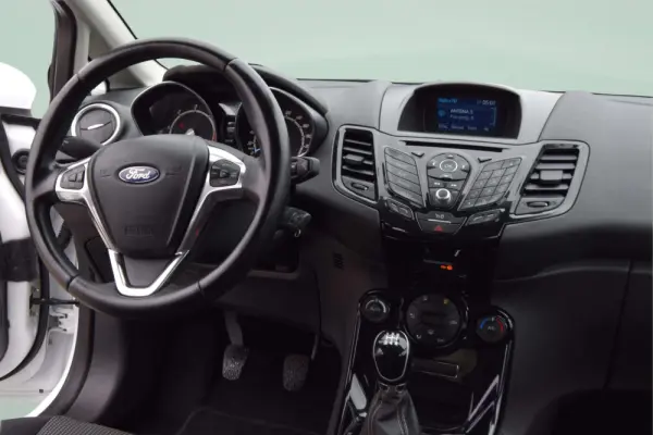 Ford Fiesta 1.5 TDCi Titanium 21