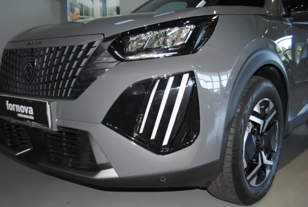Peugeot 2008 1.2 Hybrid Allure e-DCS6 12