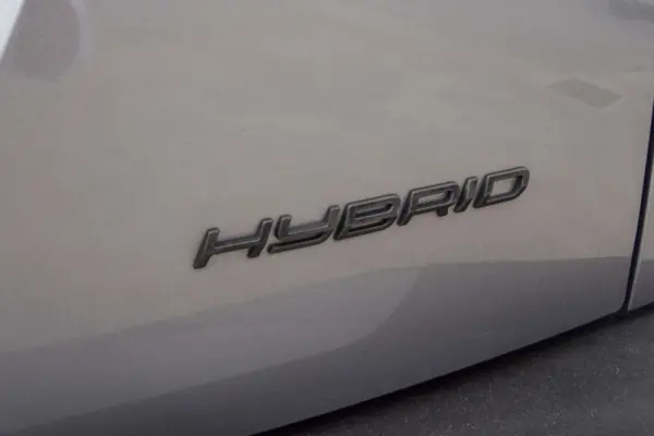 Peugeot 2008 1.2 Hybrid Allure e-DCS6 25