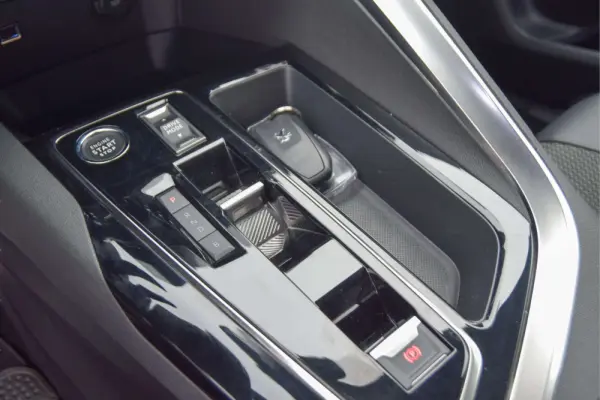 Peugeot 3008 1.6 Hybrid GT e-EAT8 21