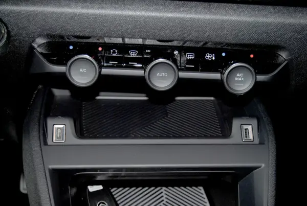 Citroen C4 1.2 Hybrid Collection e-DSC6 26