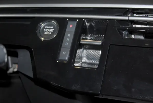 Peugeot 3008 1.2 Hybrid Allure e-DCS6 27