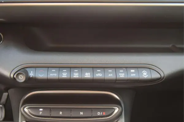 Jeep Avenger 54 KWh Summit 24