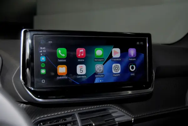 Peugeot 2008 1.2 Hybrid Allure e-DCS6 36