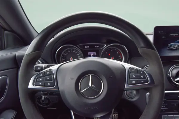 Mercedes-Benz CLA 180 d Shooting Brake AMG Line 16