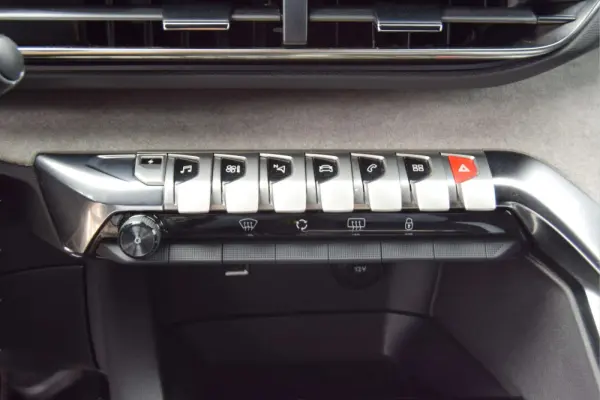 Peugeot 3008 1.6 Hybrid GT e-EAT8 22