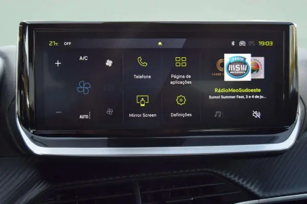 Peugeot 2008 1.2 Hybrid Allure e-DCS6 18