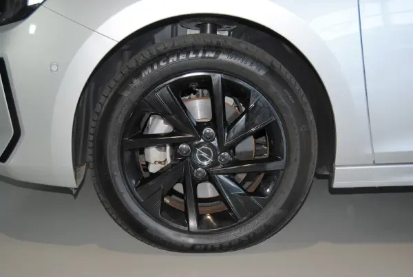 Opel Corsa 1.2 HYBRID GS eDCT 10
