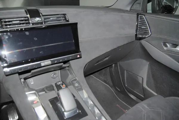 DS DS7 E-Tense Performance Line 29