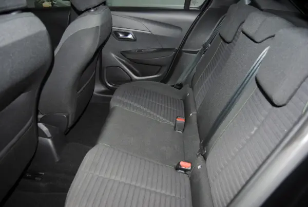 Peugeot 208 1.2 PureTech Active Pack 15