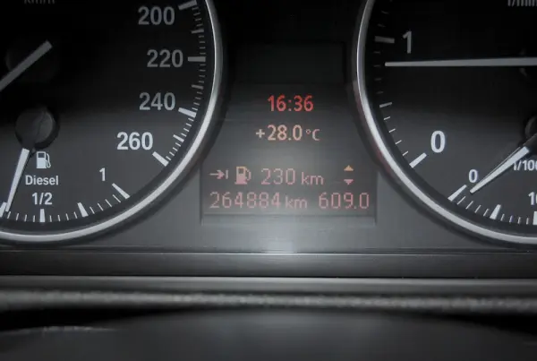 BMW 320 D COUPE 26