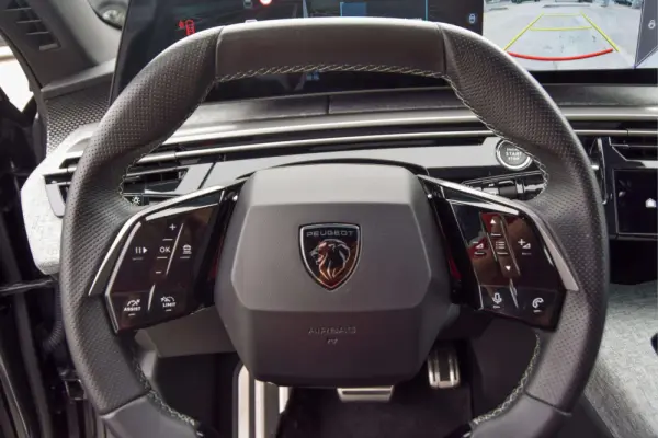 Peugeot E-3008 73 kWh GT 28
