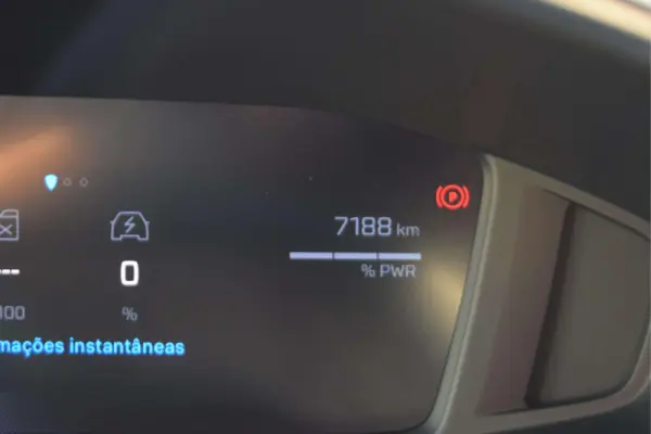 Peugeot 2008 8