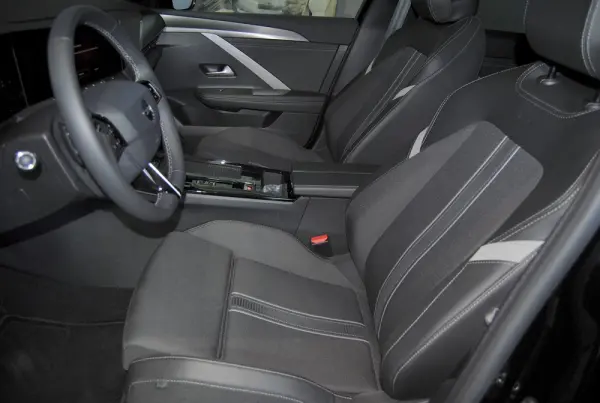 Opel Astra Sports Tourer 1.2T Hybrid GS 17