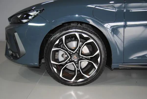 Cupra Leon ST 1.5 e-Hybrid DSG 13