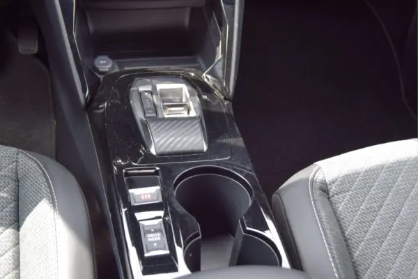 Peugeot 2008 1.2 Hybrid Allure e-DCS6 11