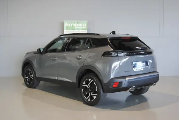 Peugeot 2008 1.2 Hybrid Allure e-DCS6 8