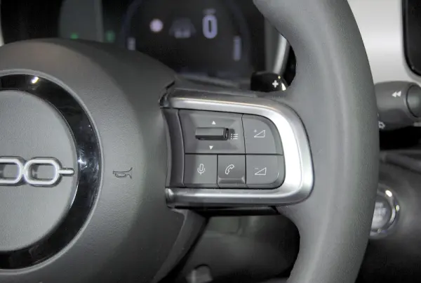 Fiat 600 1.2 Hybrid La Prima 26