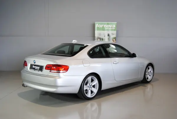 BMW 320 D COUPE 6
