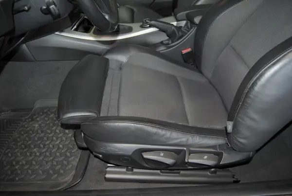 BMW 320 D COUPE 17