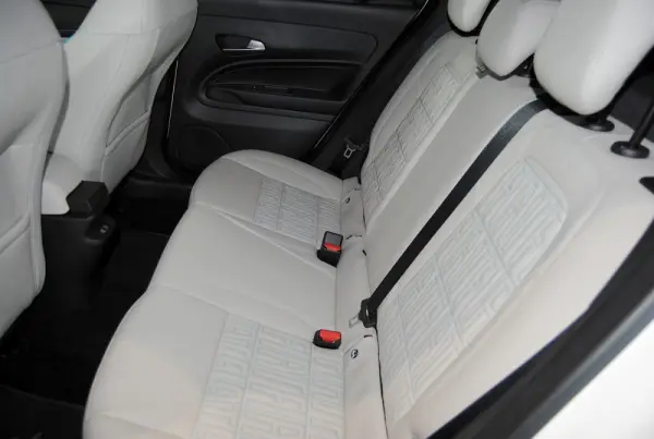 Fiat 600 1.2 Hybrid La Prima 21