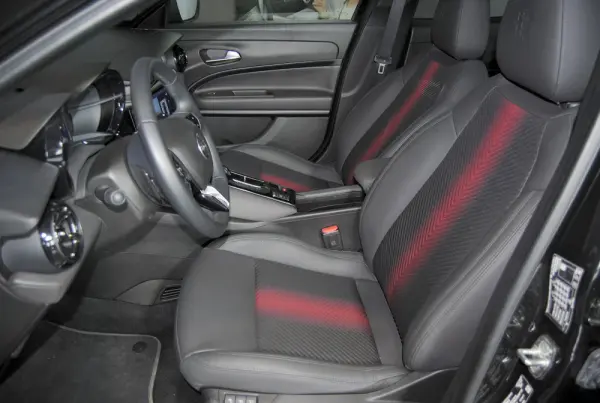 Alfa Romeo Junior 1.2 Speciale eDCT6 16