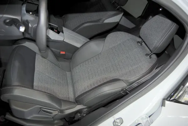Peugeot 3008 1.2 Hybrid Allure e-DCS6 22