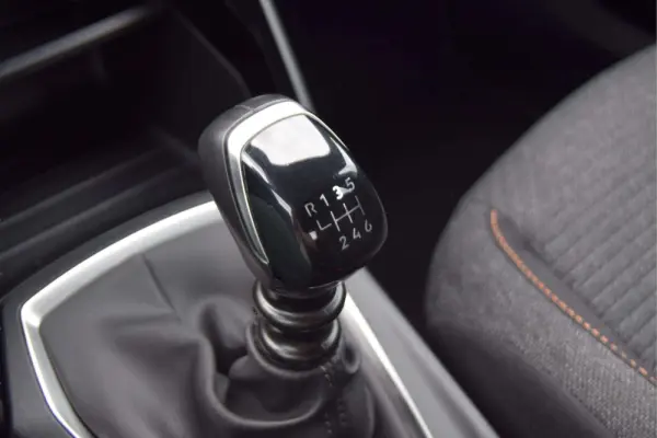 Peugeot 2008 1.2 PureTech Style 19