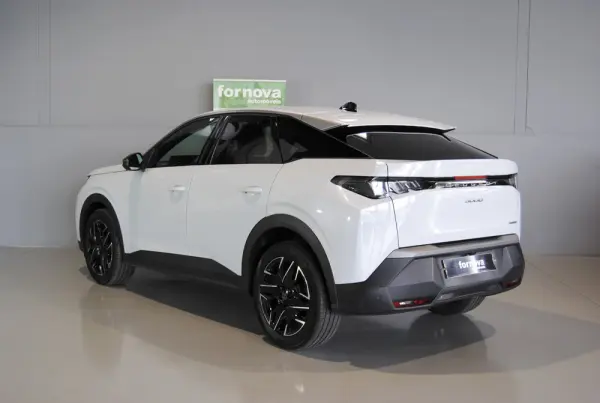 Peugeot 3008 1.2 Hybrid Allure e-DCS6 8
