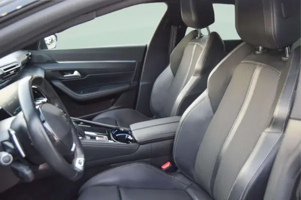 Peugeot 508 SW 1.6 Hybrid GT e-EAT8 33