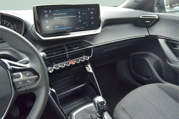 Peugeot 2008 1.2 PureTech Style 12