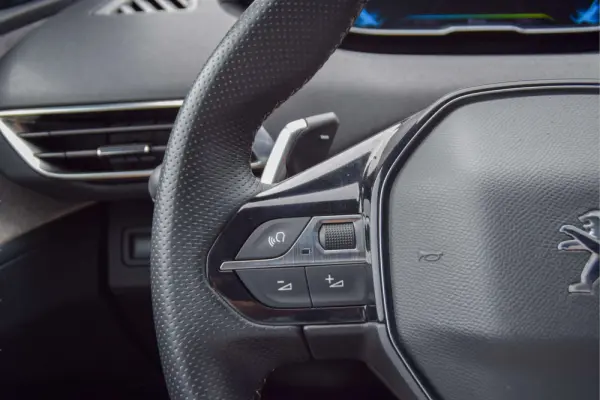 Peugeot 3008 1.6 Hybrid GT e-EAT8 11