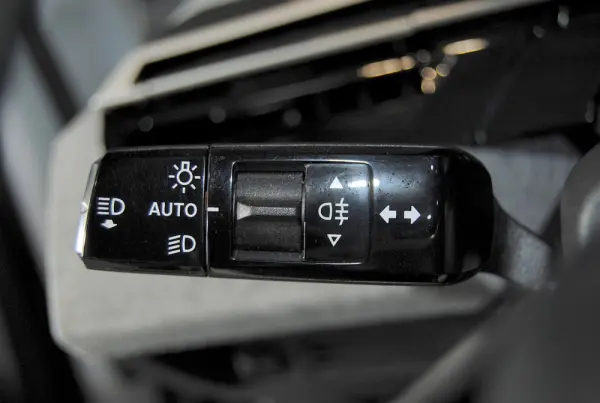 Peugeot 3008 1.2 Hybrid Allure e-DCS6 25
