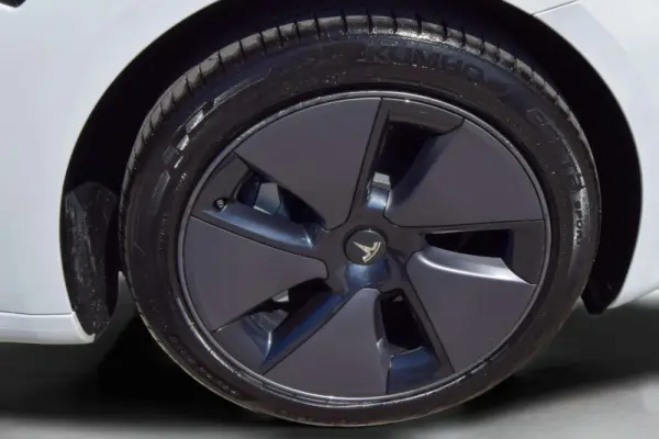 Tesla Model 3 Long-Range AWD Dual Motor 36