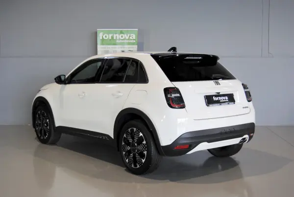 Fiat 600 1.2 Hybrid La Prima 8