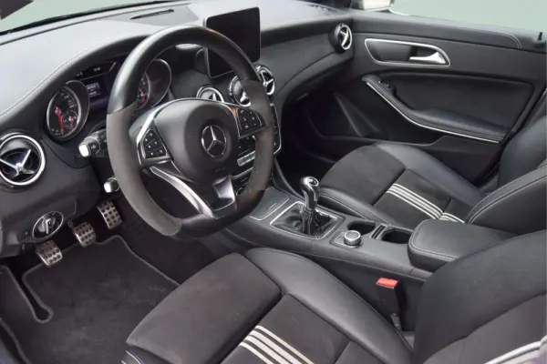 Mercedes-Benz CLA 180 d Shooting Brake AMG Line 25