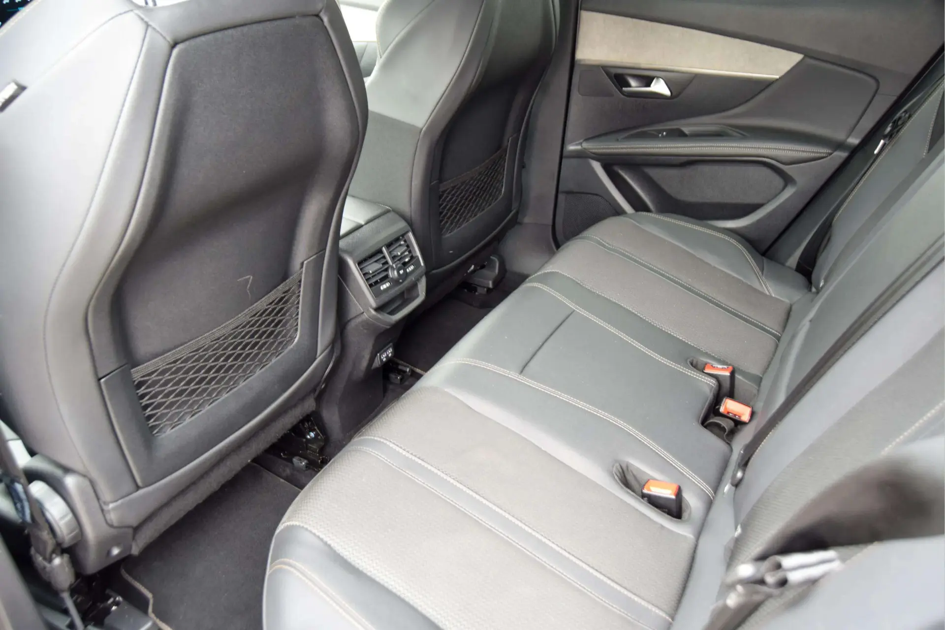 Peugeot 3008 1.6 Hybrid GT e-EAT8 27
