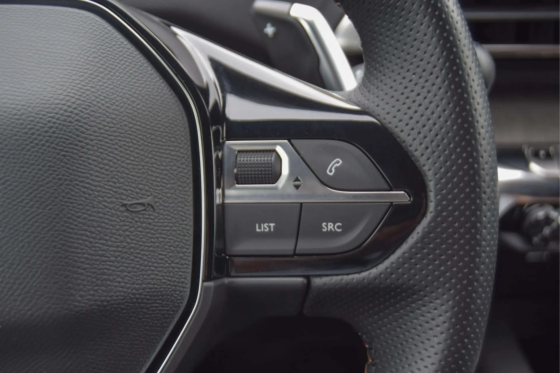 Peugeot 3008 1.6 Hybrid GT e-EAT8 13