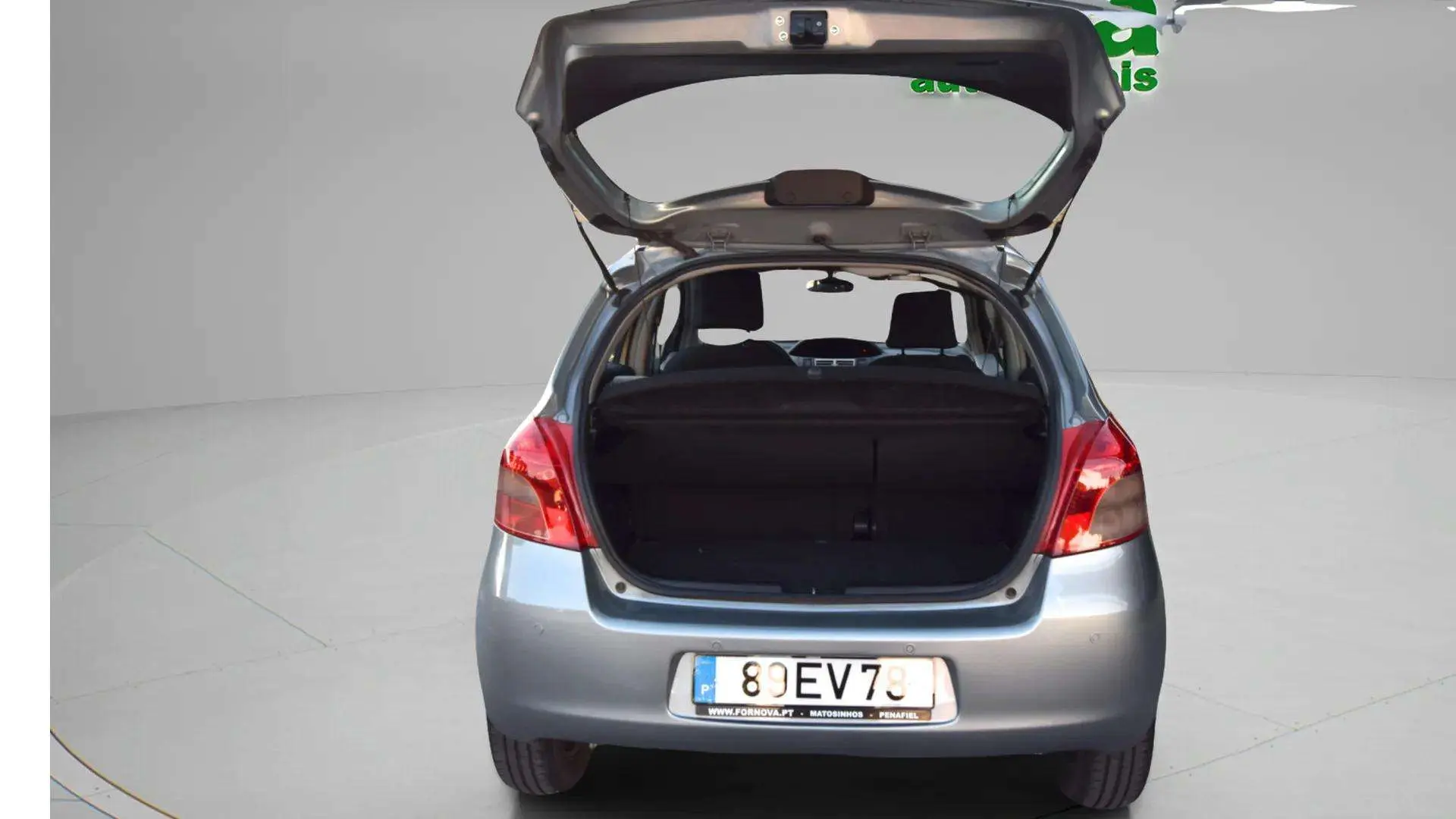 Toyota Yaris 1.0 VVT-i Sol 8